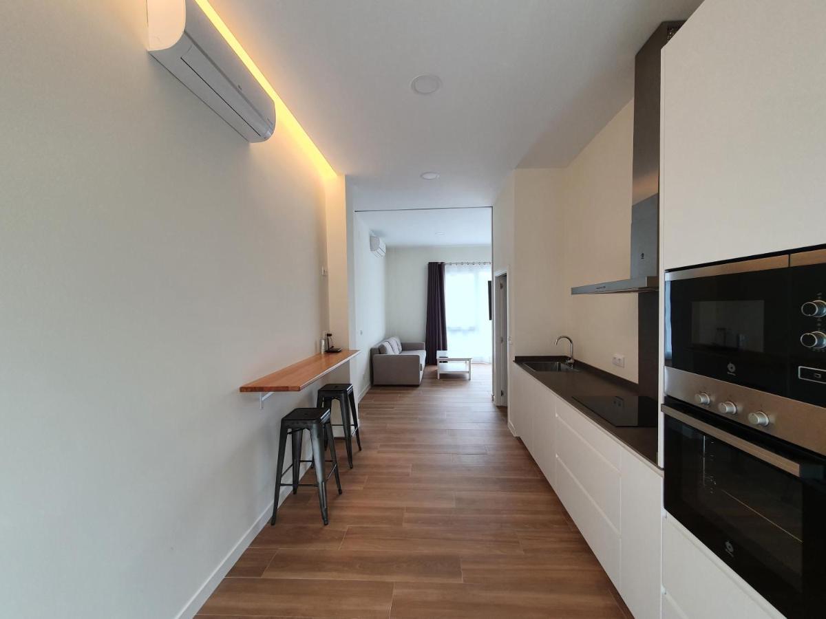Redondela Apartments - Bedroom, Bathroom & Kitchen ภายนอก รูปภาพ