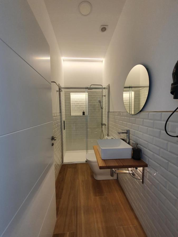 Redondela Apartments - Bedroom, Bathroom & Kitchen ภายนอก รูปภาพ