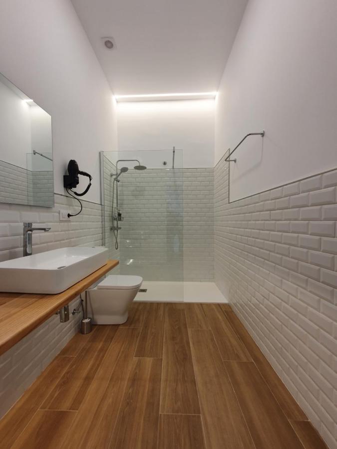 Redondela Apartments - Bedroom, Bathroom & Kitchen ภายนอก รูปภาพ